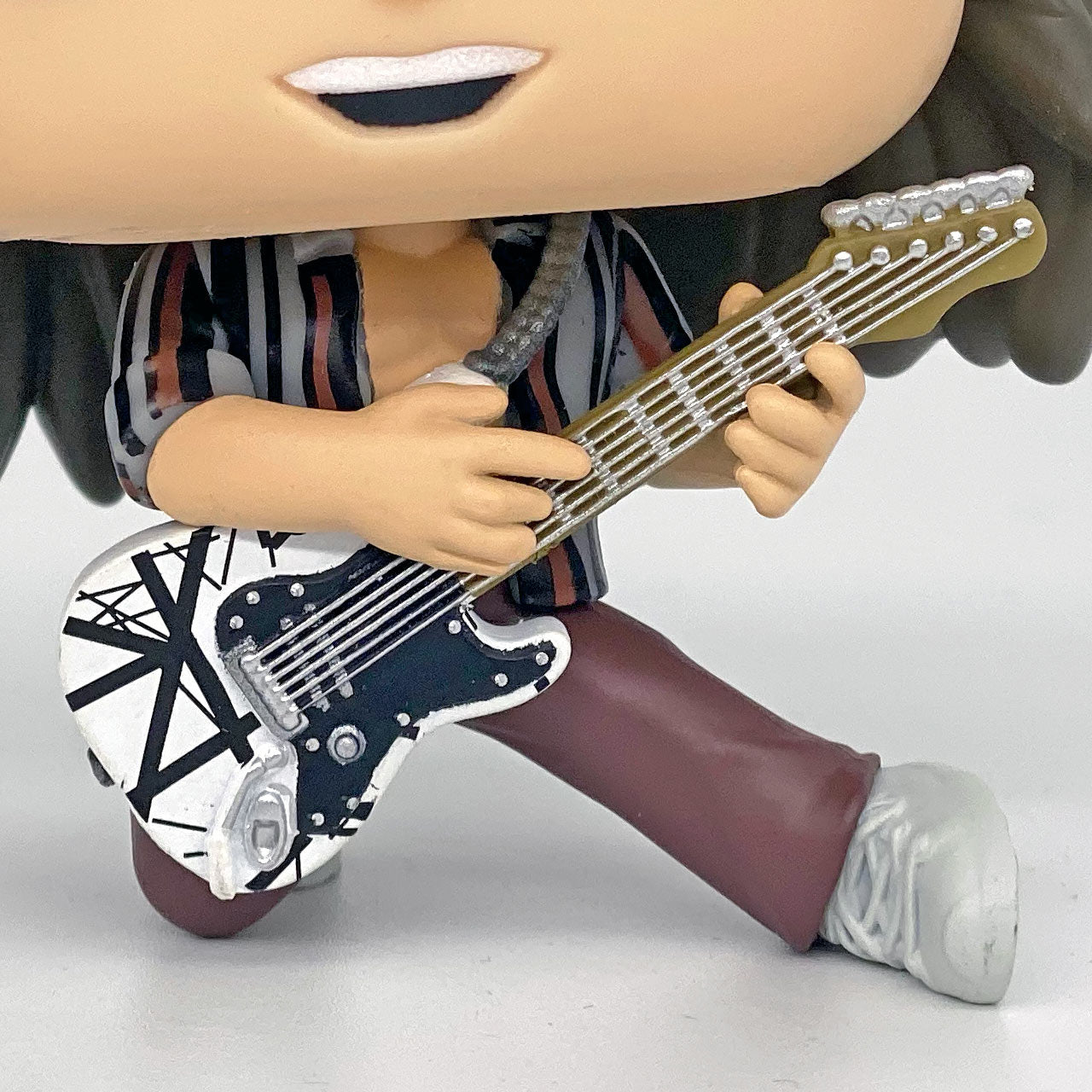 Funko Pop! Rocks EVH Eddie Van Halen 350 Exclusivo Original - Moça do Funko Pop! Rocks EVH Eddie Van Halen 350 Exclusivo Original - Moça do